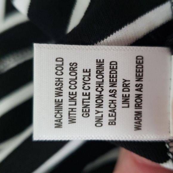 Plus Size NWT Women's Boxy Top 4X Black White Striped V-neck Casual Relaxed New - Picture 10 of 11